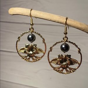 Hawaiian Hibiscus Flower with Shell Pearl